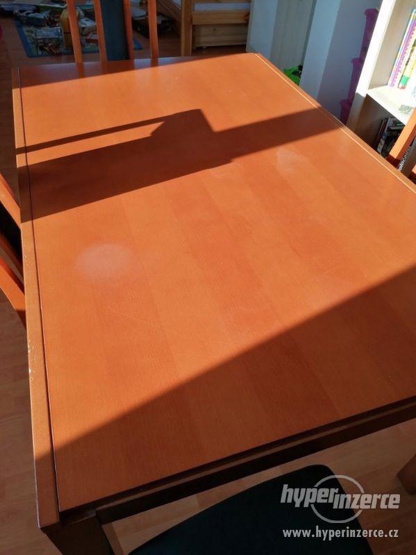 Rozkládací jídelní stůl + 4 židle - foto 6