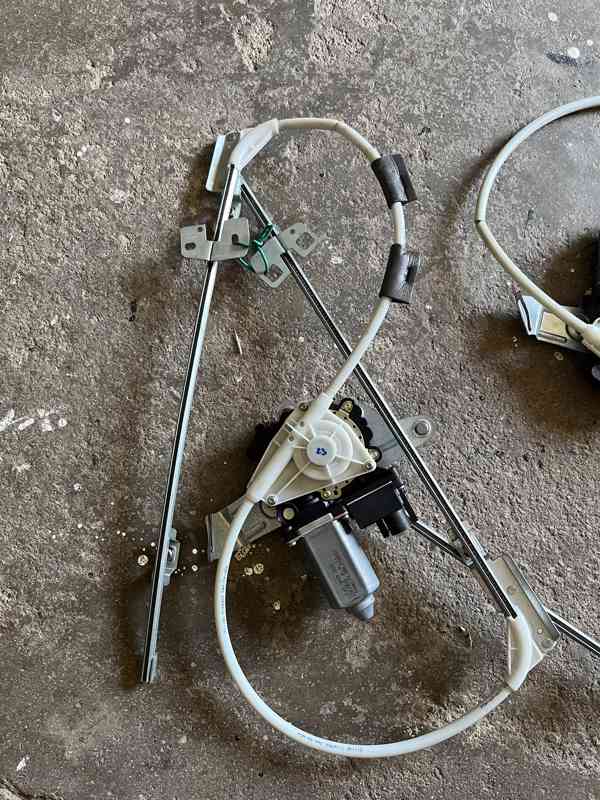 El. stahovačky oken FELICIA, nová kompletní sada - foto 5