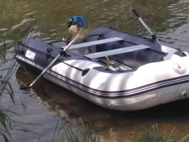 PRODÁM: Nafukovací člun Pacific s motorem Mercury a výbavou - foto 1
