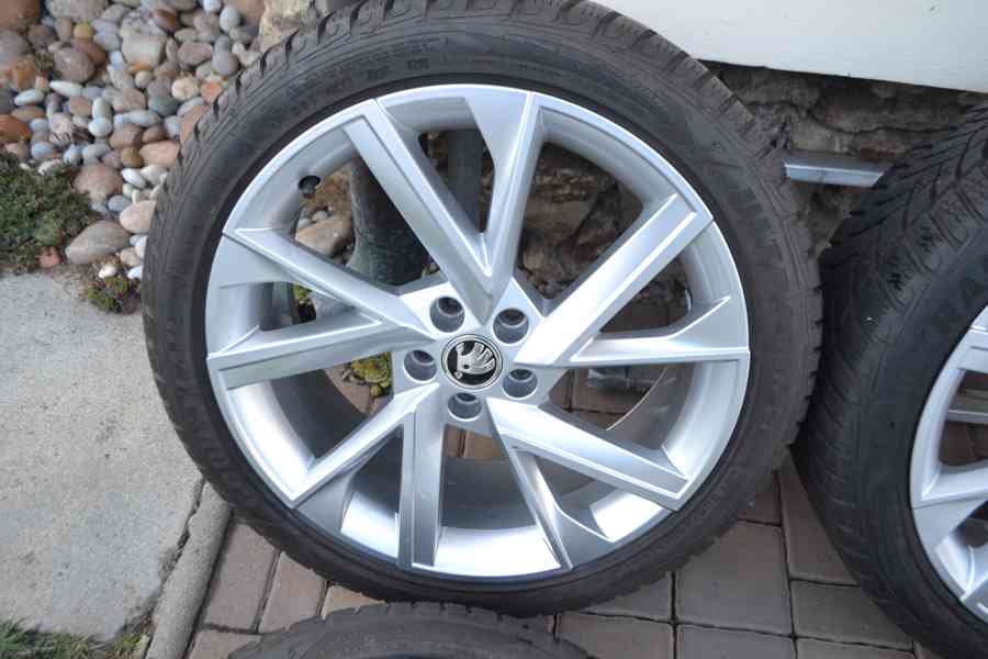 NOVÝ zimní Alu Š.Scala/Kamiq/S.Arona,VW Taigo 205/45R18 - foto 4