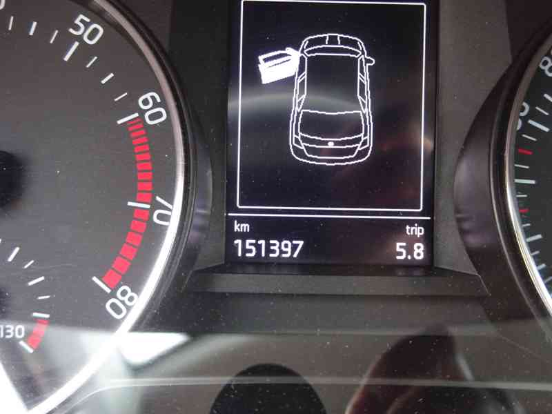 Škoda Fabia 1.2 TSI JOY r.v.2017 (66KW) NOVÁ STK - foto 7