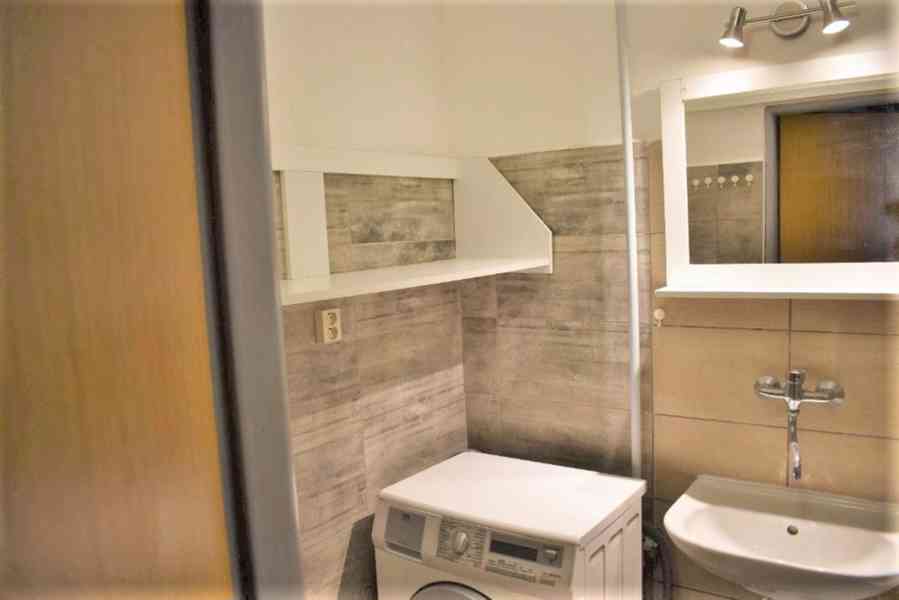 1 mladá prac. do 35 r., i studentka, RD, dívčí byt 3+1 - foto 3