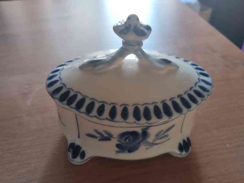 Starožitná porcelánová dozička VINTAGE