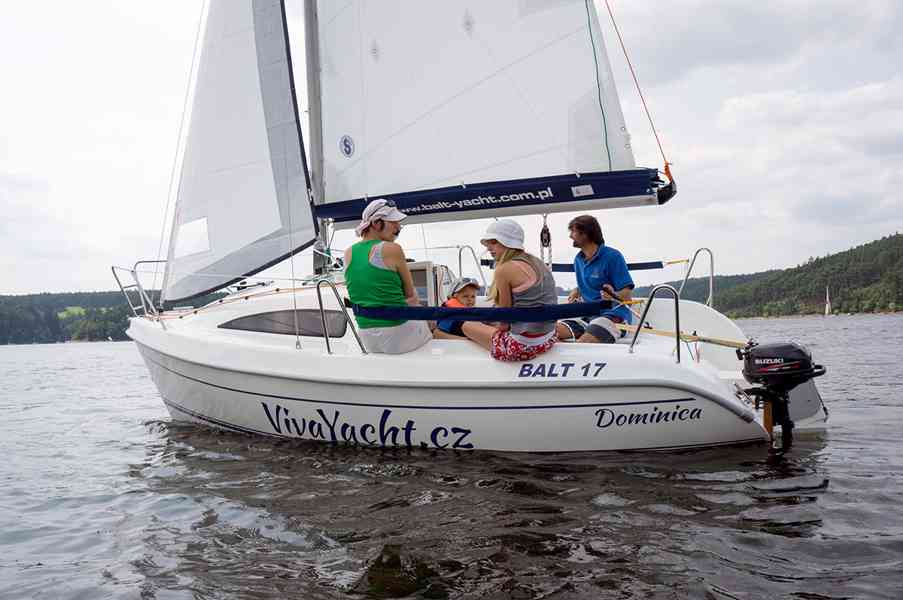 Den na plachetnici se školením jachtingu na Orlické přehradě - foto 7