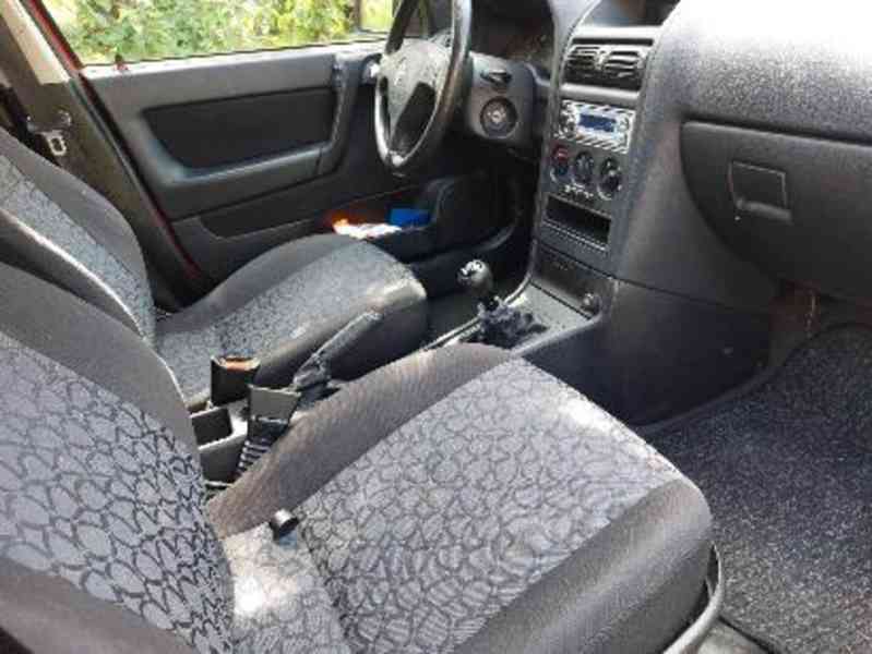Prodám Opel Astra caravan 1.6 i - foto 6
