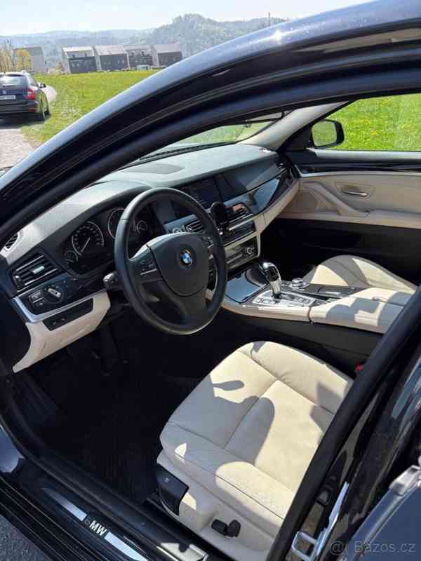 BMW Řada 5 3,5   535i F10 xdrive - foto 17