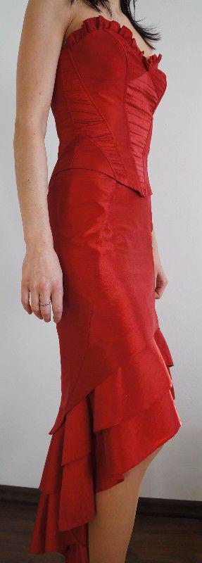 Červené plesové šaty - foto 4