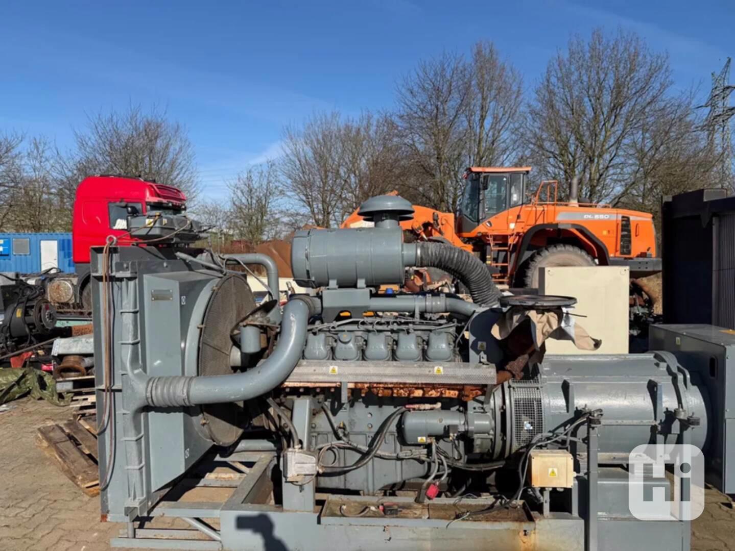 Nouzový Dieselagregát, MAN 12 válců, MAN 500 kVA - foto 1