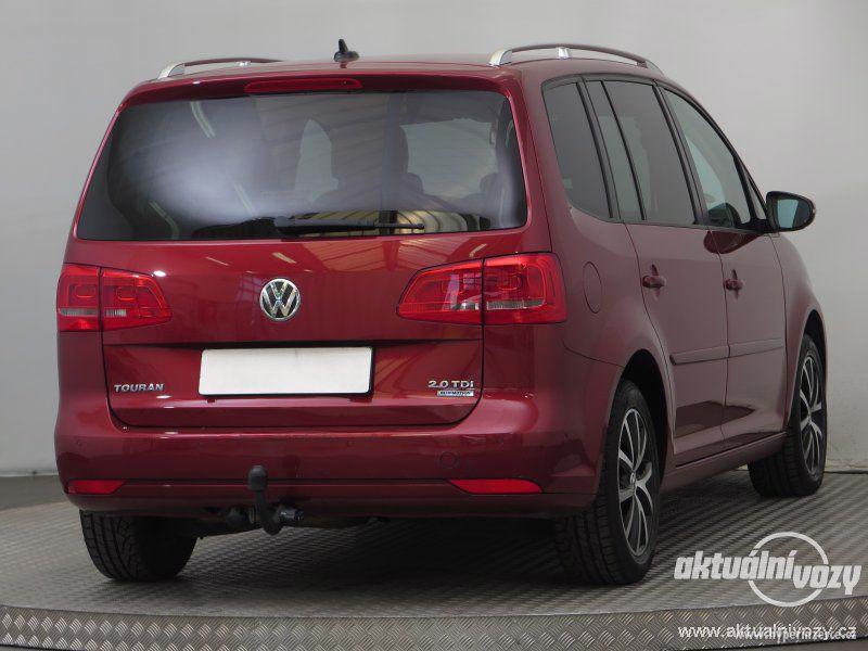 Volkswagen Touran 2.0, nafta, RV 2013 - foto 23