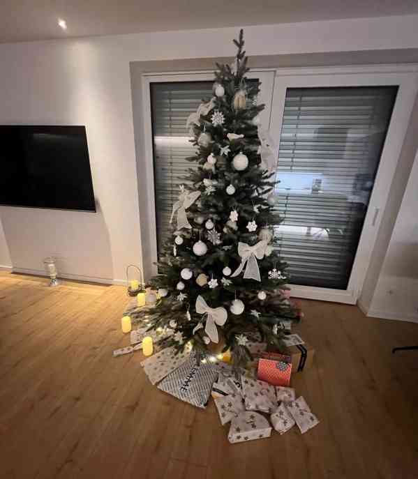 Vánoční stromeček umělý, 3D jehličí, výška 2,2m  - foto 3