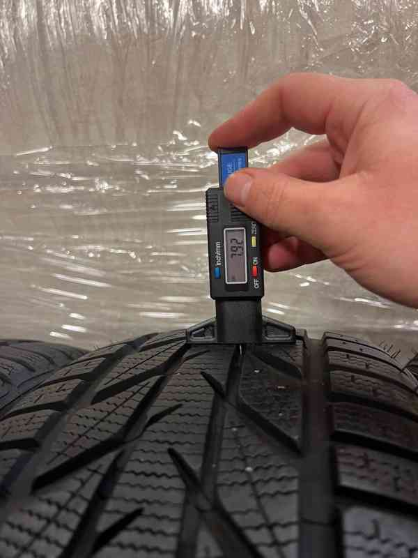 215/45R16 90H zimní pneu TOYO 7,8mm - foto 5