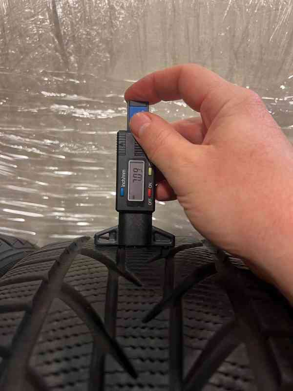 215/45R16 90H zimní pneu TOYO 7,8mm - foto 6