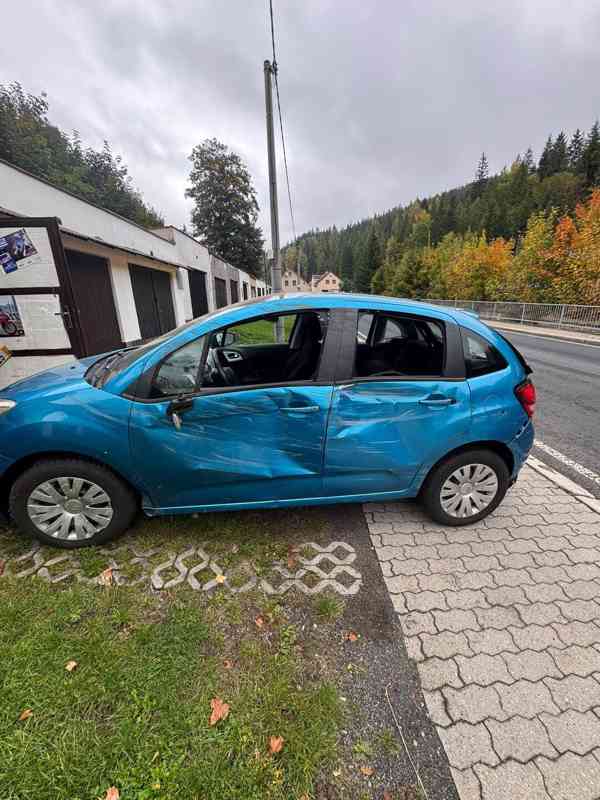 Citroen C3 1,4 HDi, havarovaný - foto 4
