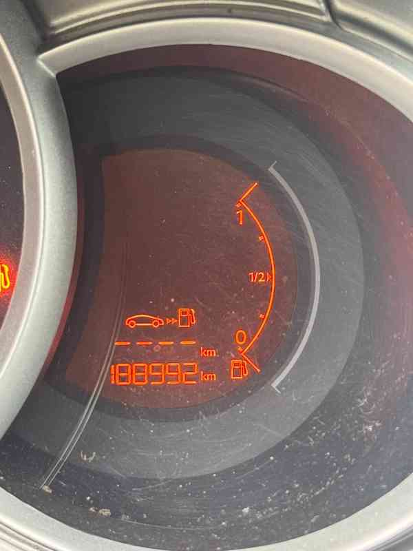 Citroen C3 1,4 HDi, havarovaný - foto 14