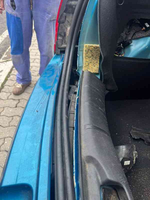 Citroen C3 1,4 HDi, havarovaný - foto 10