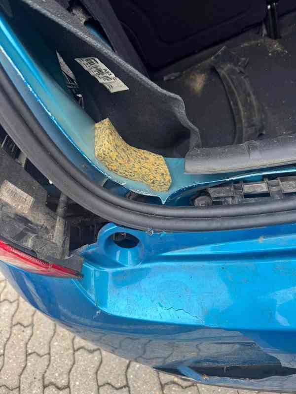 Citroen C3 1,4 HDi, havarovaný - foto 9