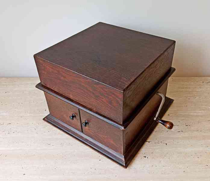 Starožitný stolní gramofon ve dřevené skříni, top stav - foto 9