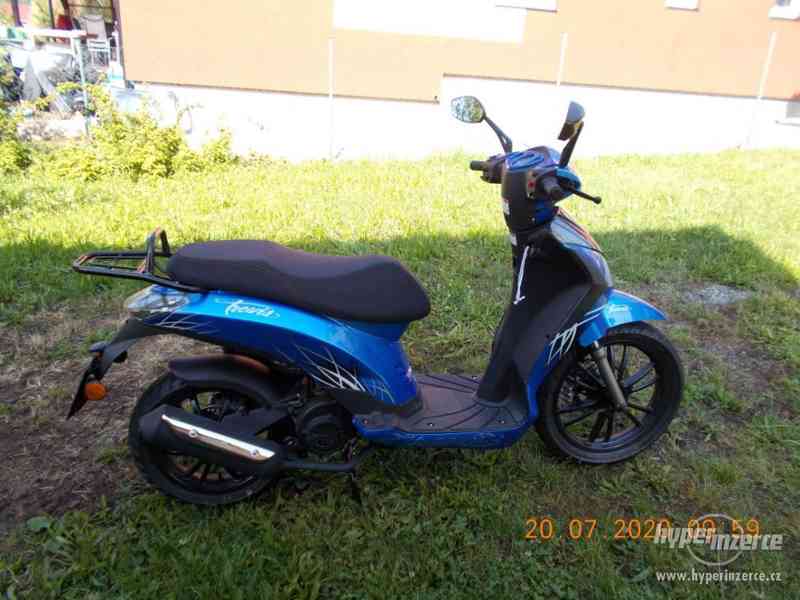 prodám skútr motorro trevis 125ccm, nový , najeto 173 km , - foto 5