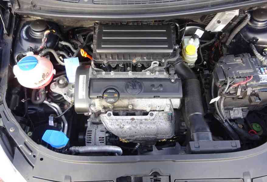 Škoda Roomster 1.4i 16V r.v.2011 (63 kw) serviska - foto 18