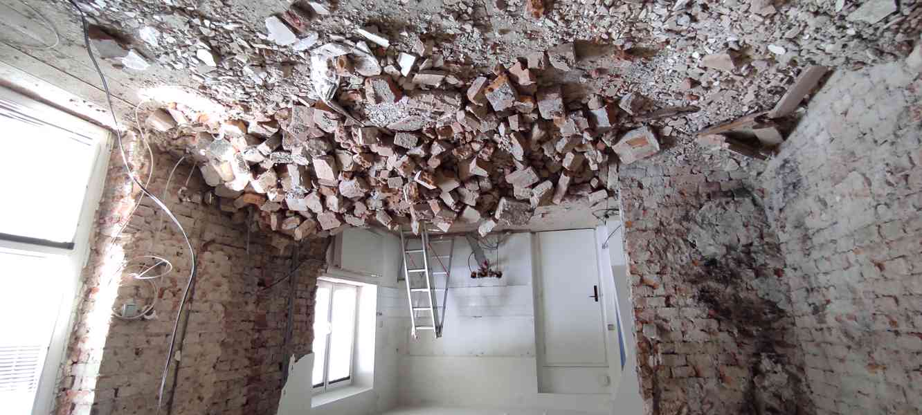 Cihly z bouračky  - foto 3