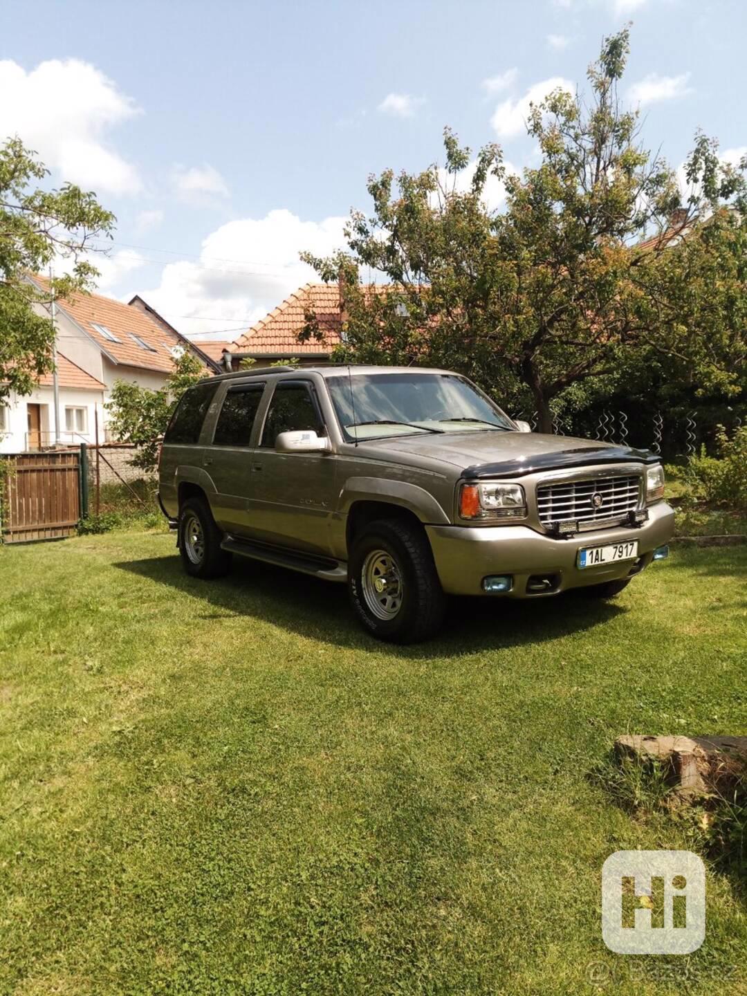 Cadillac escalade první generace  - foto 1
