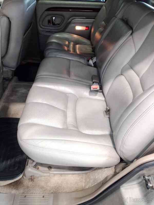 Cadillac escalade první generace  - foto 11