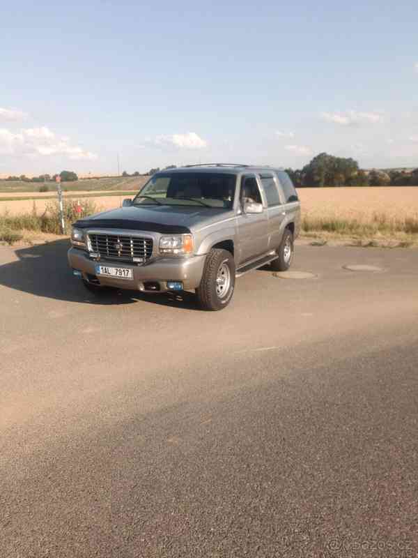 Cadillac escalade první generace  - foto 4