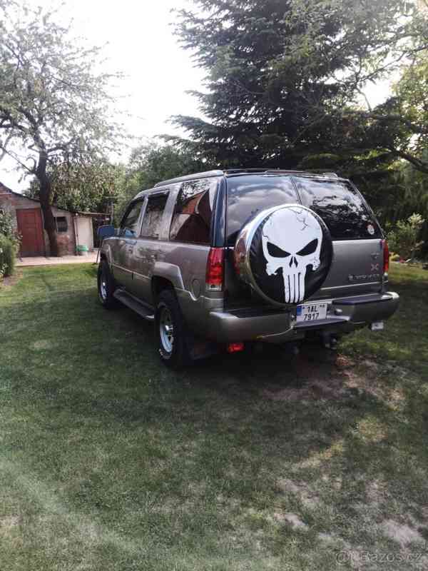 Cadillac escalade první generace  - foto 10