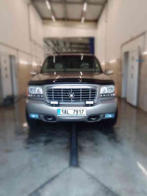 Cadillac escalade první generace  - foto 2