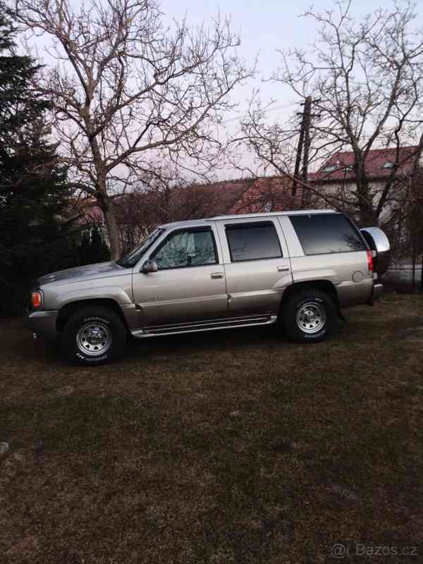 Cadillac escalade první generace  - foto 18