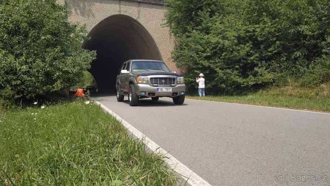 Cadillac escalade první generace  - foto 19