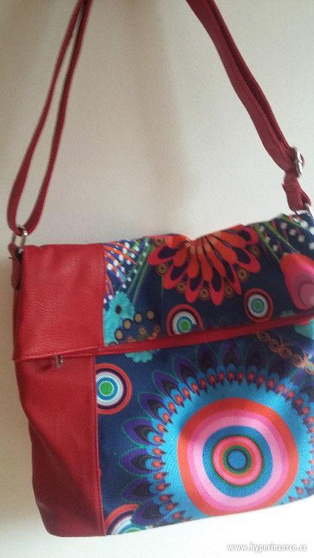 Pestrobarevná kabelka, nová - foto 4