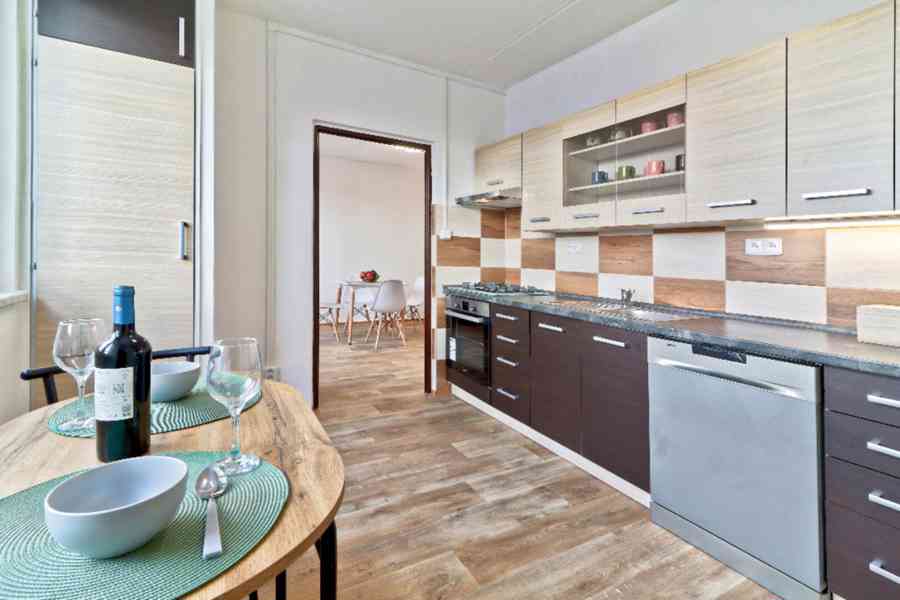 BJ Trutnov, 3+1/B + sklep 5. NP., 74 m2 - foto 4