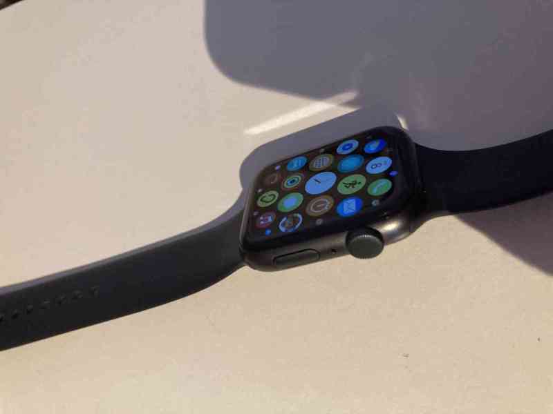 Apple Watch SE 44mm - foto 4
