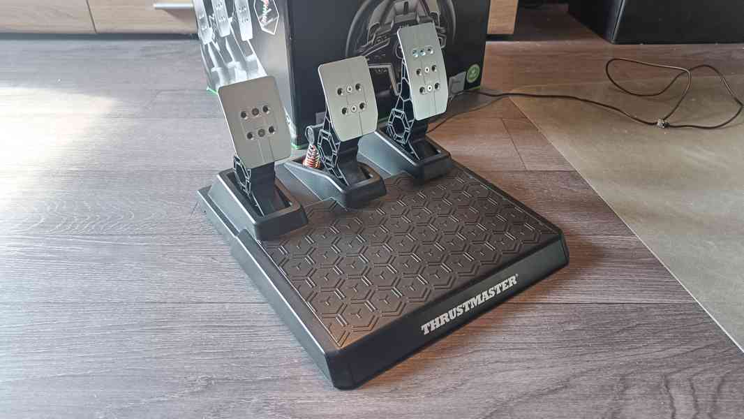 Herní volant Thrustmaster T248 s pedály - foto 3