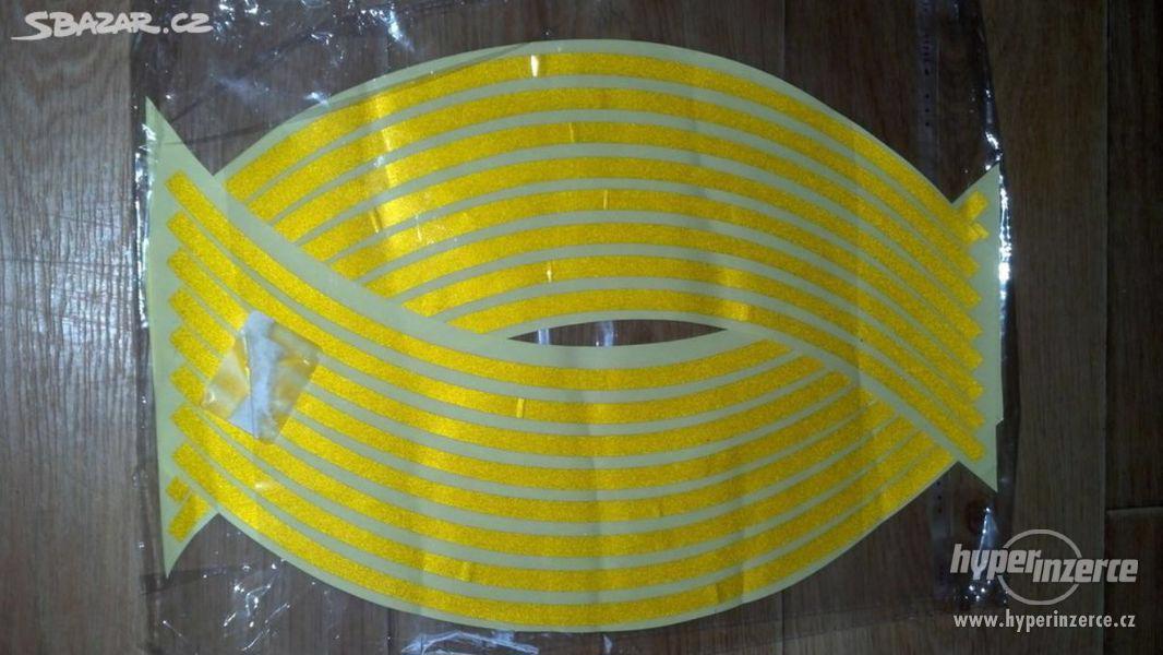 Reflexní samolepící pásky na kola - žlutá/zlatá - foto 4