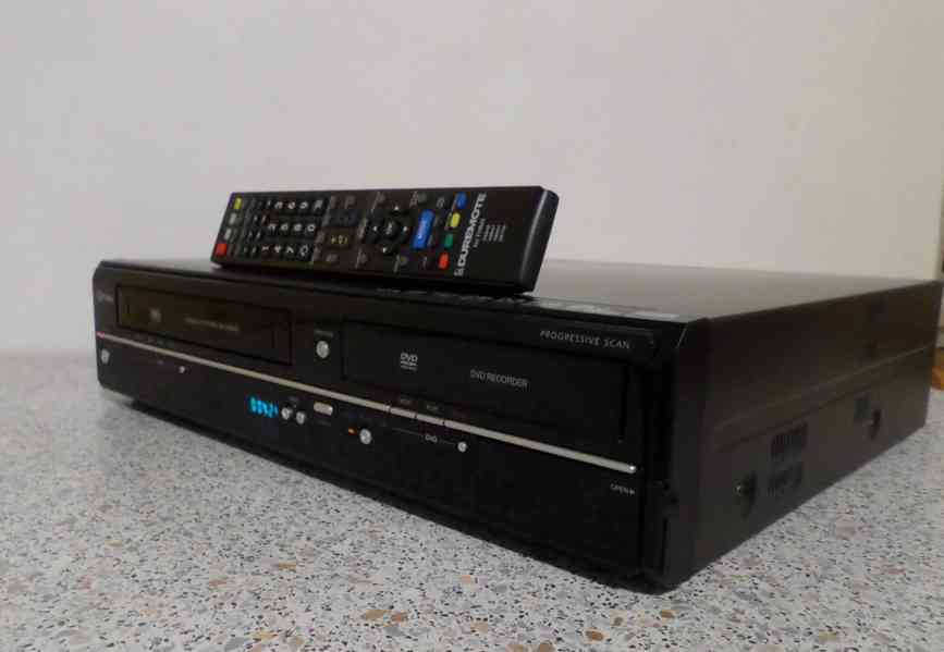 VHS-DVD rekordér FUNAI WD6D-D4413DB - foto 3