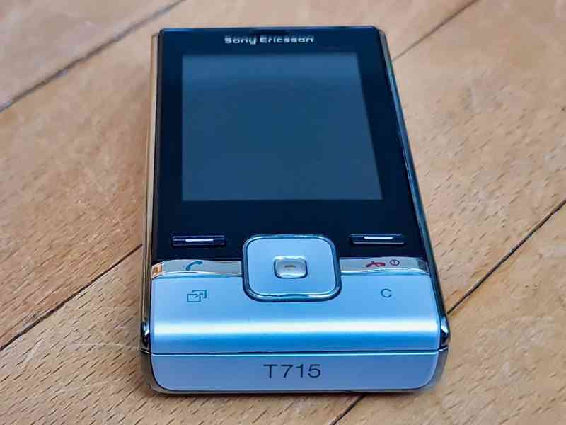 Sony Ericsson T715 ve stavu nového - foto 4