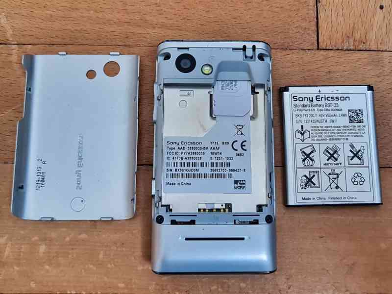 Sony Ericsson T715 ve stavu nového - foto 10