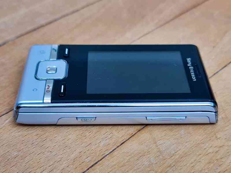 Sony Ericsson T715 ve stavu nového - foto 6
