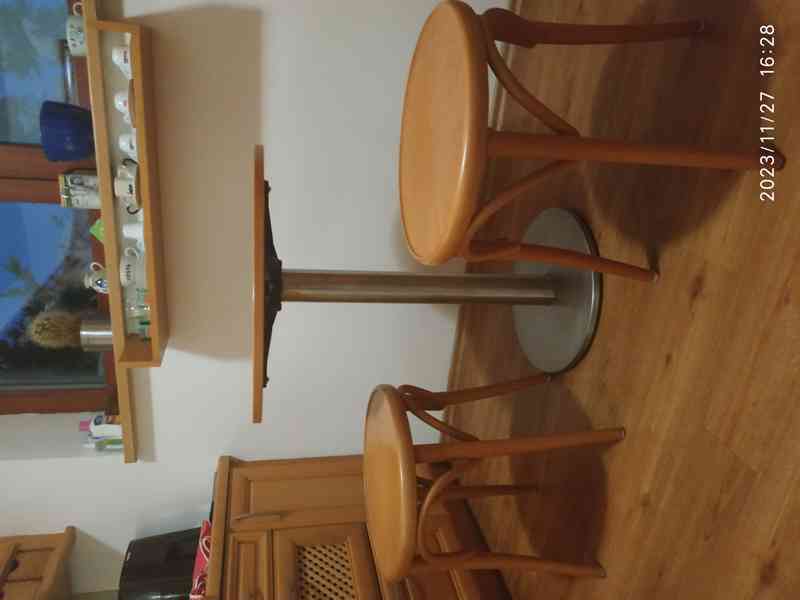 Kulatý stolek se dvěma židličkami - foto 3