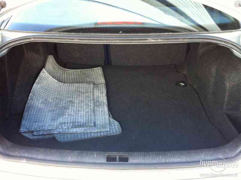 Audi A4 1.9 TDI quattro - foto 12