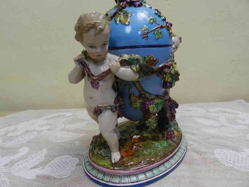 Luxusní velmi stará malovaná figurální Dóza s Putti Vejce - foto 4