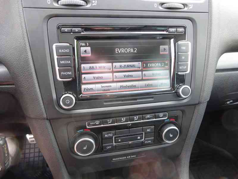 VW Golf 1.4 TSI r.v.2012 (90 kw) serviska - foto 8