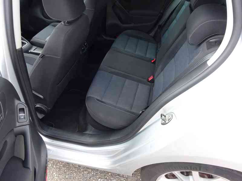 VW Golf 1.4 TSI r.v.2012 (90 kw) serviska - foto 14