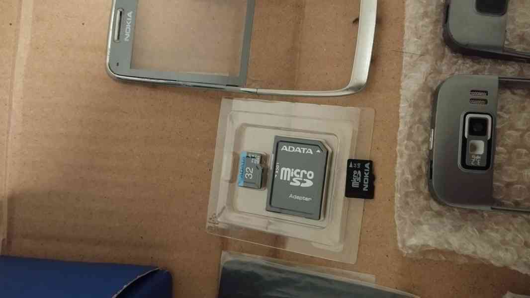 2x Nokia E52, Kompletní balení! - foto 13