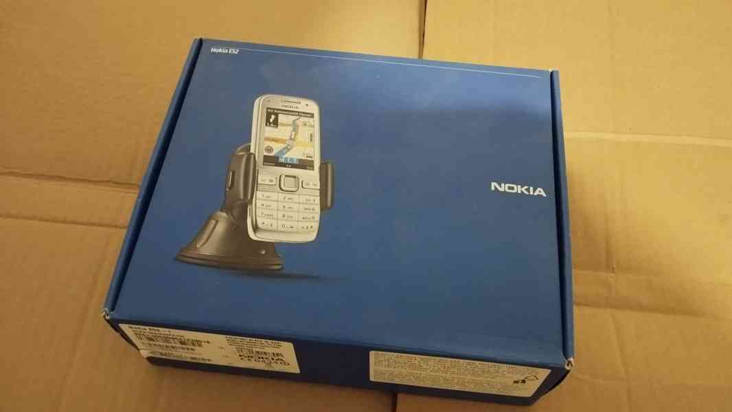 2x Nokia E52, Kompletní balení! - foto 12