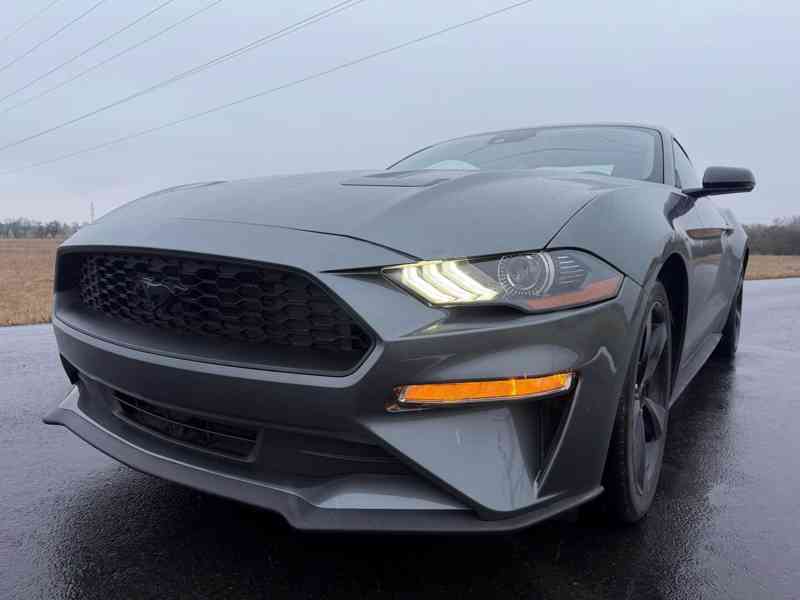 Ford Mustang 2.3 EcoBoost Manuál 08/2021 TOP STAV - foto 8