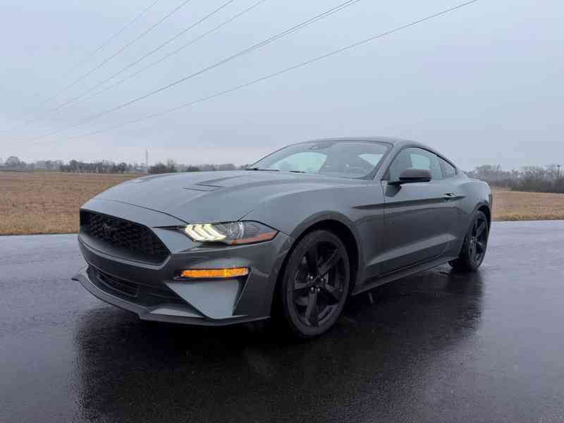Ford Mustang 2.3 EcoBoost Manuál 08/2021 TOP STAV - foto 2