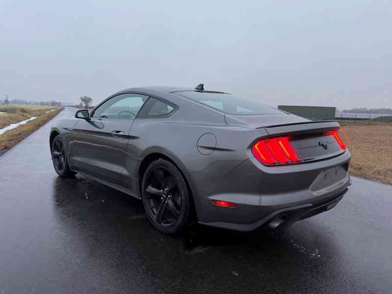 Ford Mustang 2.3 EcoBoost Manuál 08/2021 TOP STAV - foto 3